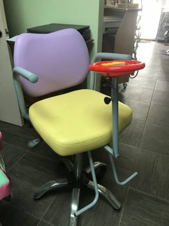 Детское парикмахерское кресло производства Турции
